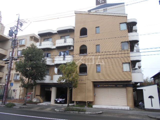 岩倉市栄町のマンションの建物外観