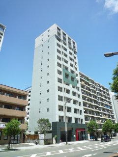 【仙台市青葉区昭和町のマンションの建物外観】