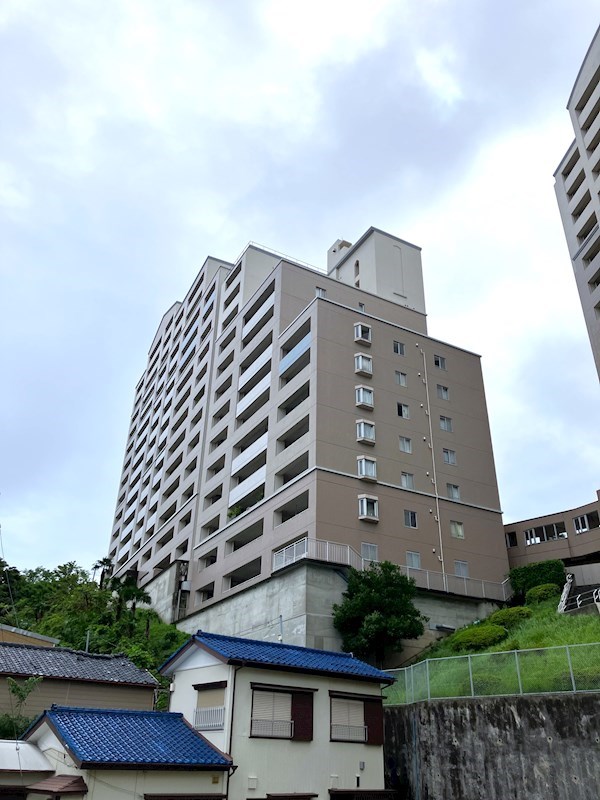 サンコートマホロバ壱番館の建物外観