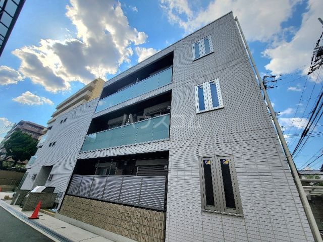 【豊中市岡町のアパートの建物外観】