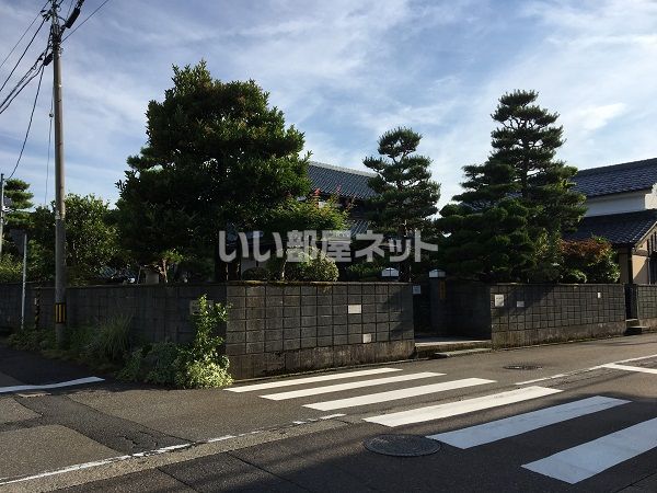 【越前市平出のアパートの写真】