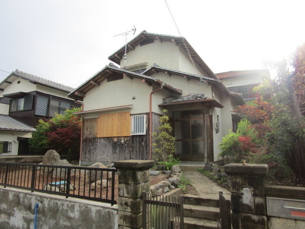 直川戸建の建物外観