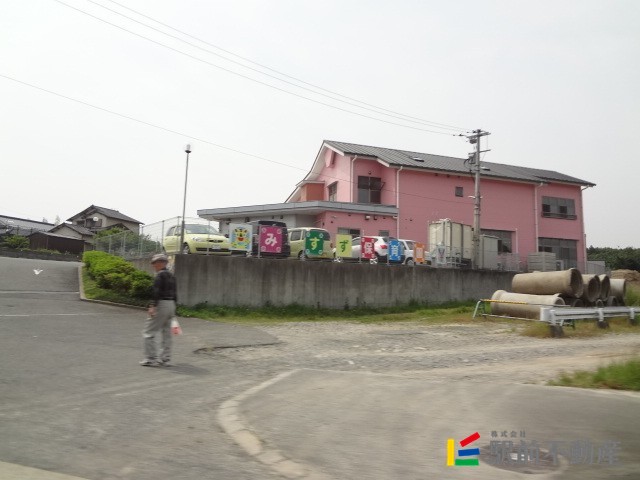 【筑紫野市美しが丘南のアパートの幼稚園・保育園】