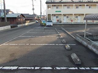 【レオネクスト稀匠の駐車場】