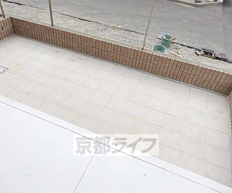 【京都市南区唐橋琵琶町のマンションのバルコニー】