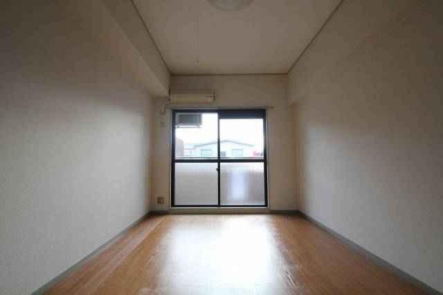 居室・リビング　２Ｂ号室内装写真参照