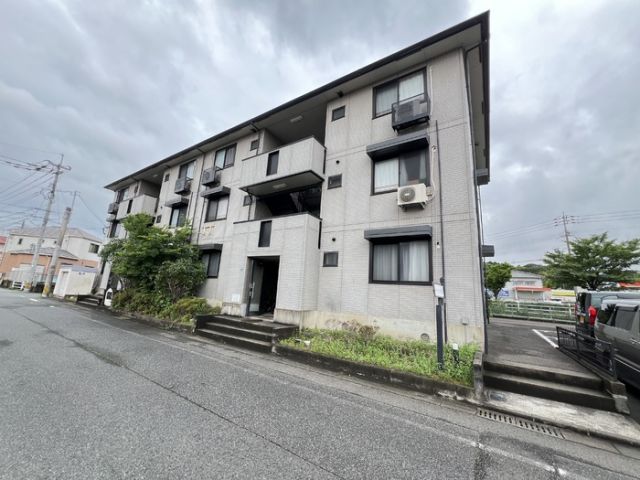 【糟屋郡志免町志免中央のアパートの建物外観】