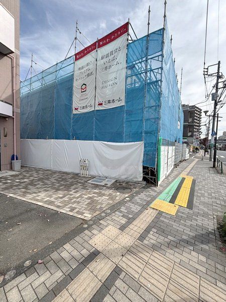 【調布市小島町のアパートの建物外観】