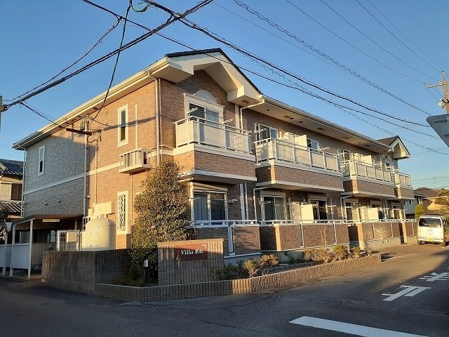 常滑市原松町のアパートの建物外観