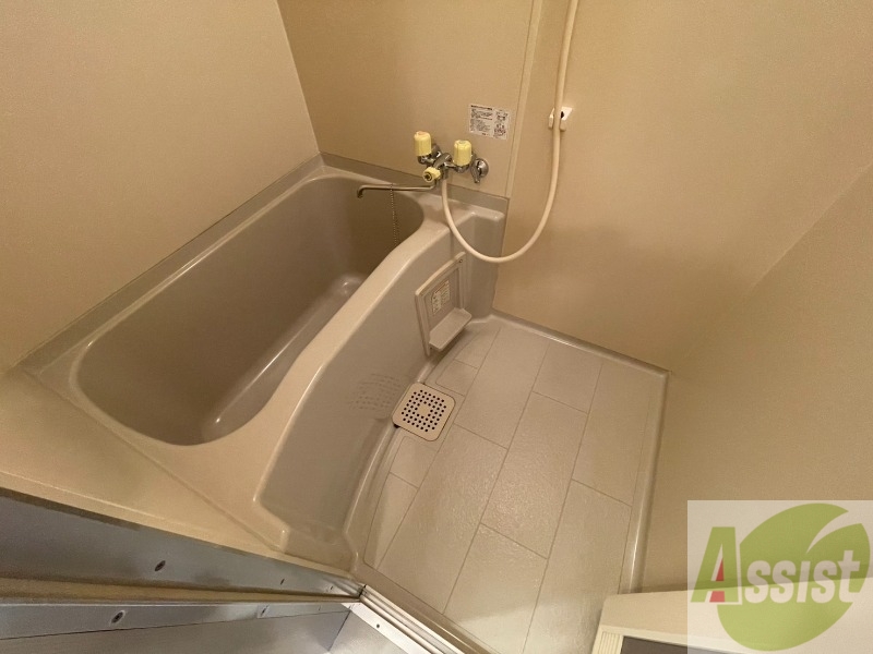 バス・シャワールーム　お風呂です。ゆっくりお風呂につかるのも体に良いですね～