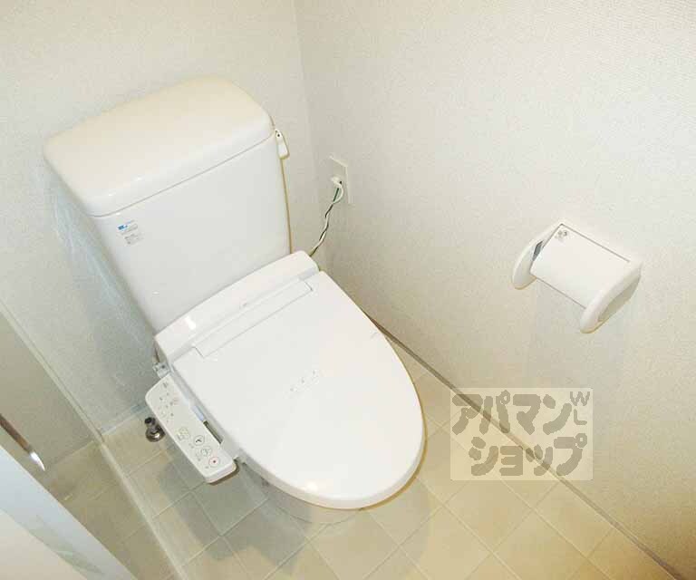 トイレ　ウォシュレット付きの綺麗なトイレです