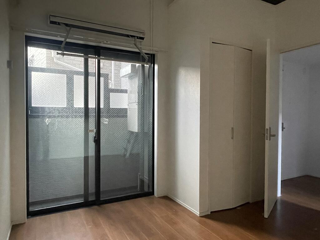 居室・リビング　同マンション別室の写真です☆