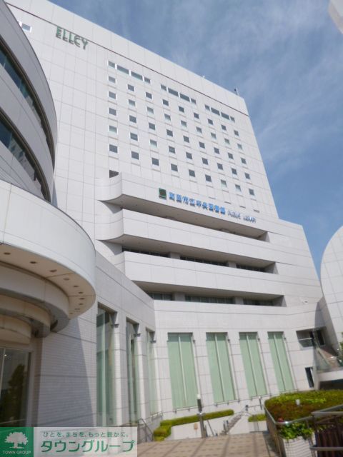 図書館　町田市立中央図書館（図書館）まで740m