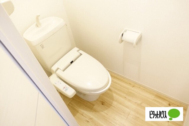 トイレ　温水洗浄暖房便座