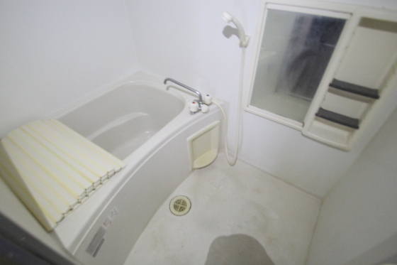 バス・シャワールーム　※別部屋の写真です