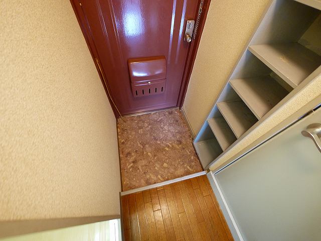 玄関　収納もある玄関です