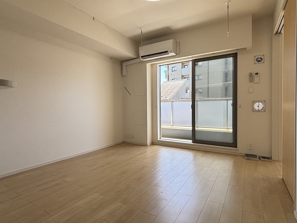 居室・リビング　角部屋　陽当り良好なリビング