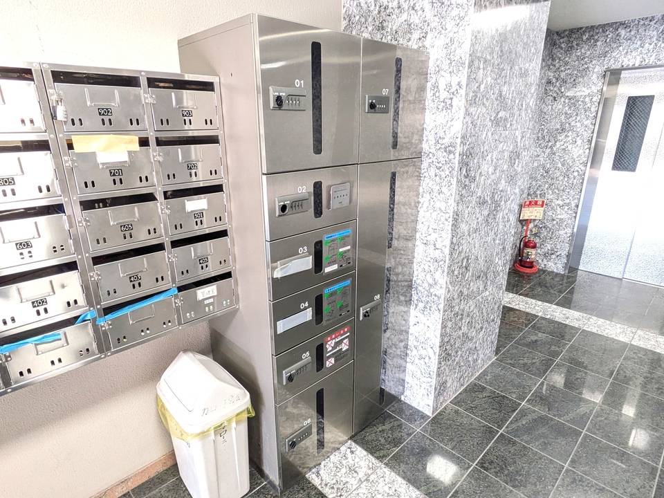 エントランス　宅配ボックス