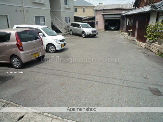 駐車場　駐車場