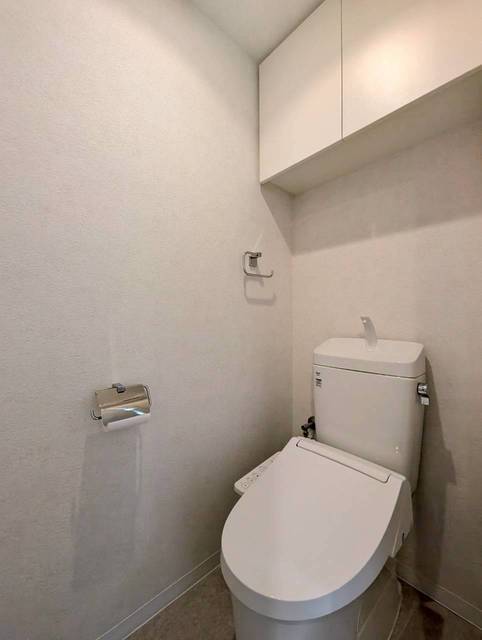 トイレ　温水洗浄便座