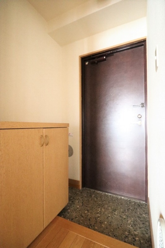 玄関　※別部屋　参考写真