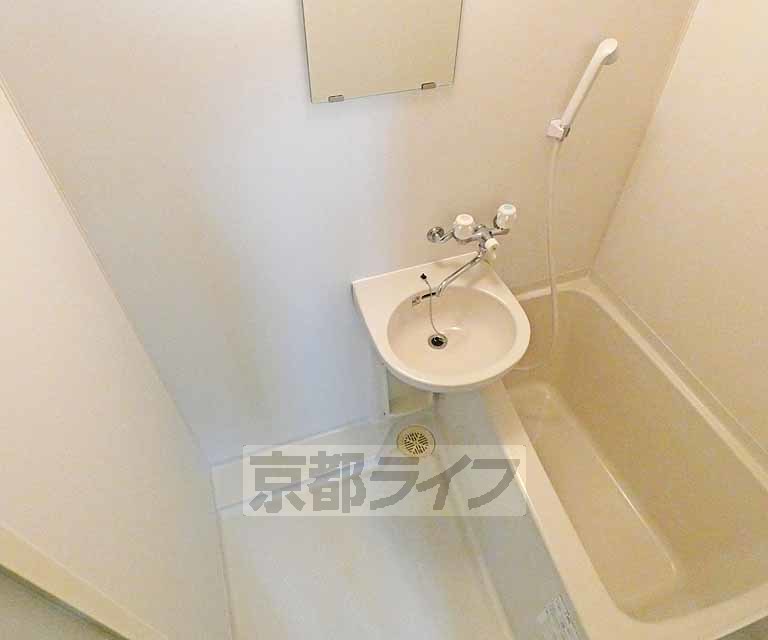 バス・シャワールーム　浴室です。