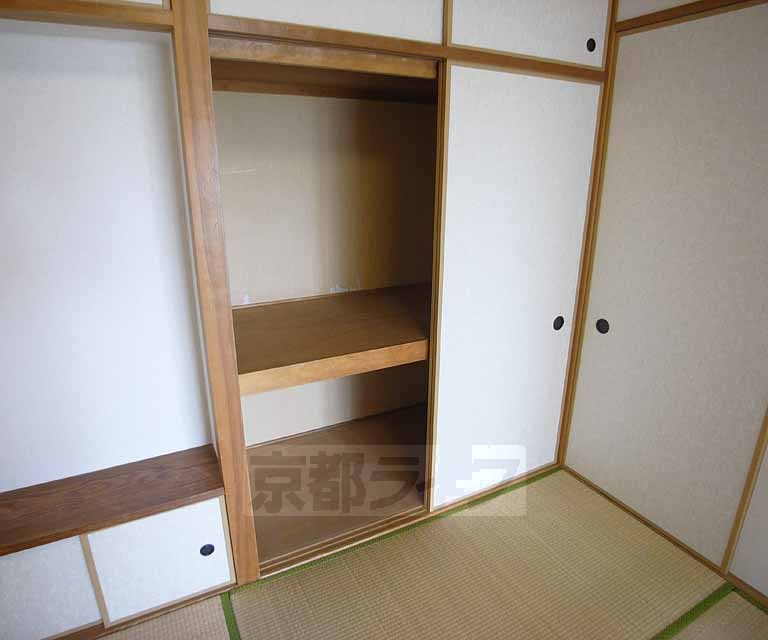 収納　布団しまえます