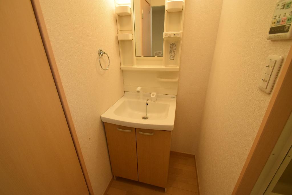 洗面設備　洗髪洗面化粧台