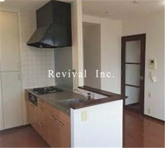 キッチン　リビングを望む対面キッチン