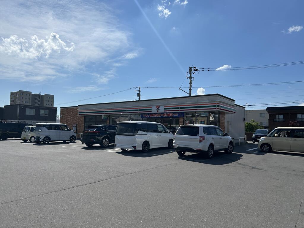 コンビニ　セブンイレブン旭川旭町2条店（コンビニ）まで373m