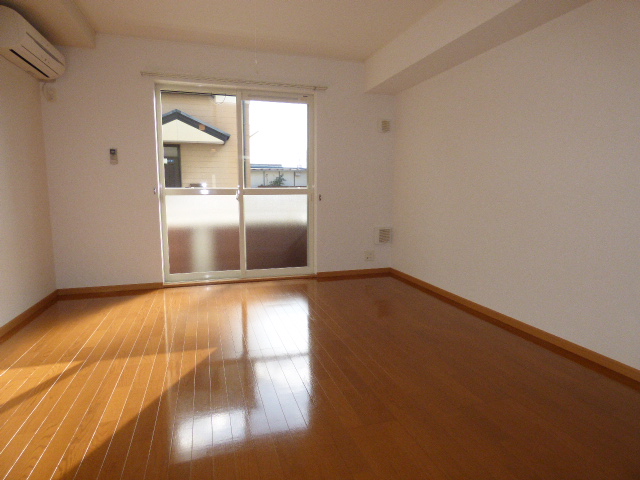 居室・リビング　室内写真は別室です