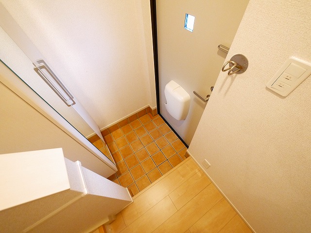 玄関　シンプルで使いやすい玄関です