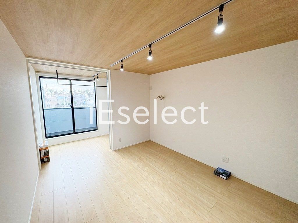 居室・リビング　広々開放的なリビングです♪