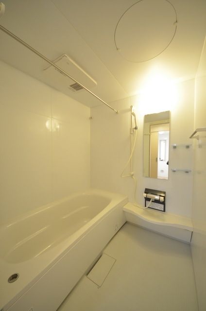 バス・シャワールーム　☆一坪バスでゆったり入浴☆