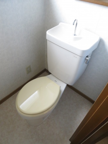 トイレ　別号室の写真です。