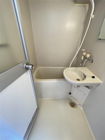 バス・シャワールーム　お風呂です