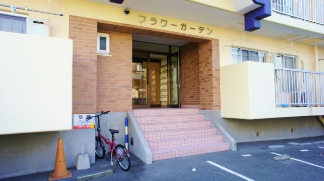 エントランス　ゆとりのあるエントランスです