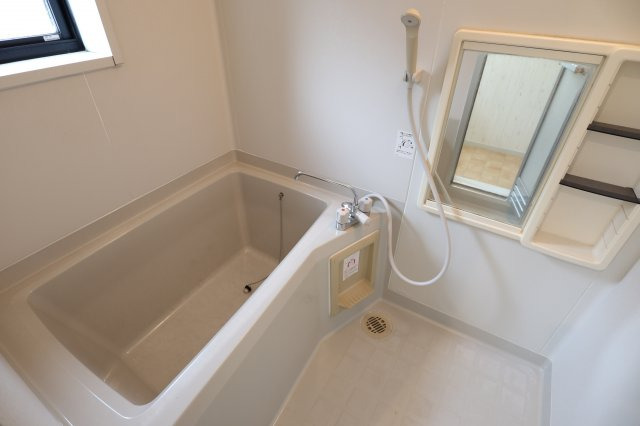 バス・シャワールーム　風呂