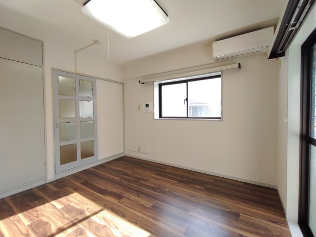 その他設備　2面採光で通風良好