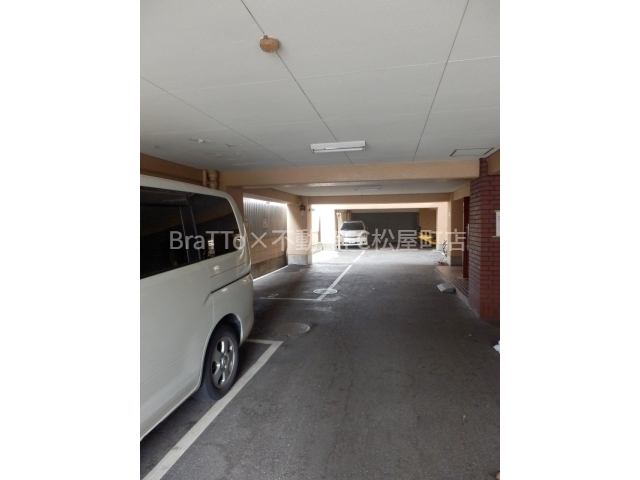 駐車場　マンション共用部分（駐車場）