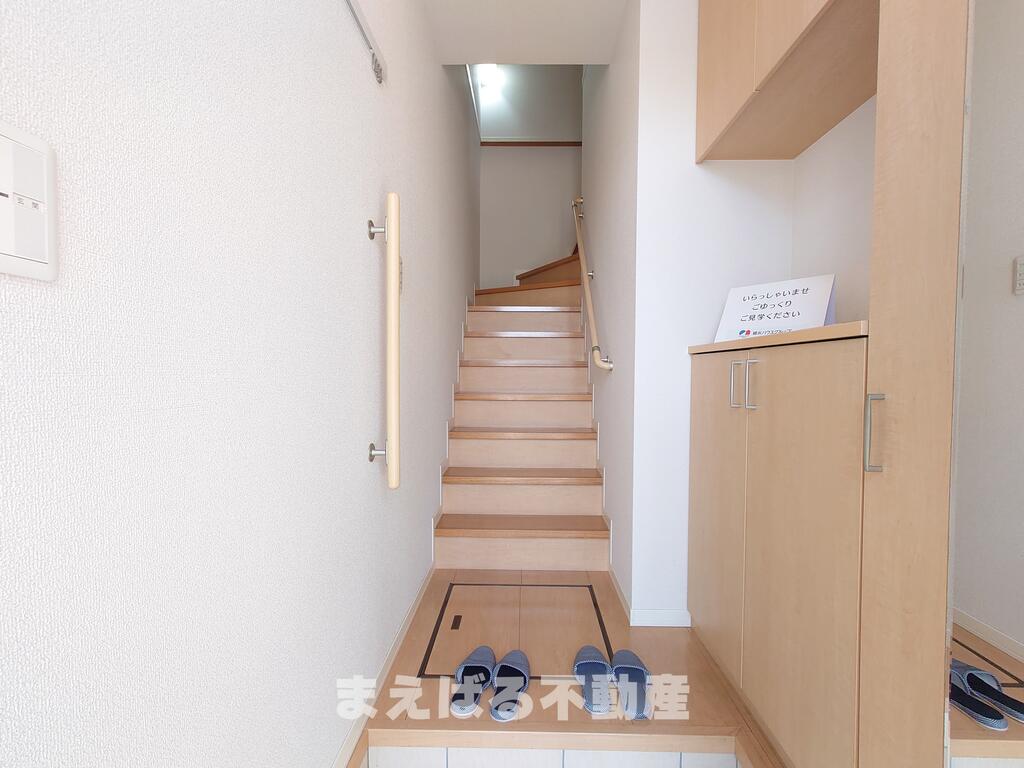 玄関　1階が玄関の内階段タイプ