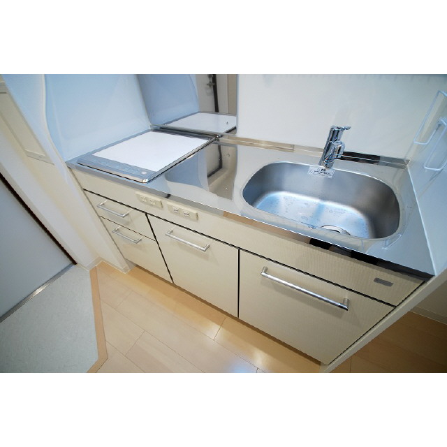 キッチン　コンパクトなキッチンで掃除もラクラク