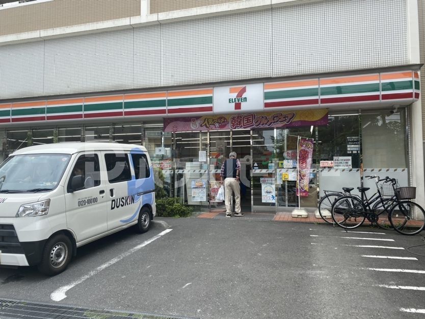 コンビニ　セブンイレブン北区滝野川3丁目店（コンビニ）まで390m