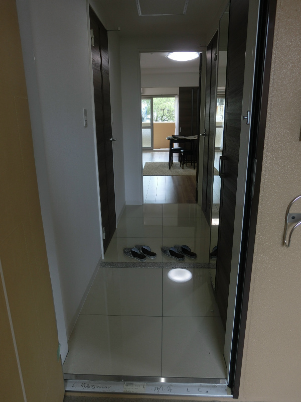 玄関　※モデルルームのお写真です