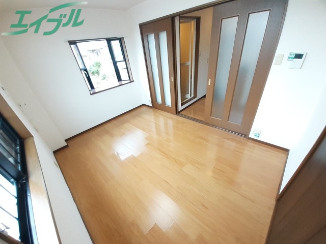 居室・リビング　同型参考写真