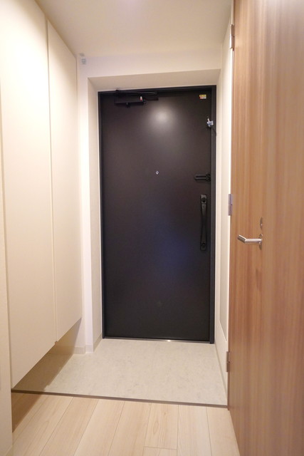 玄関　※写真は同タイプ住戸です。