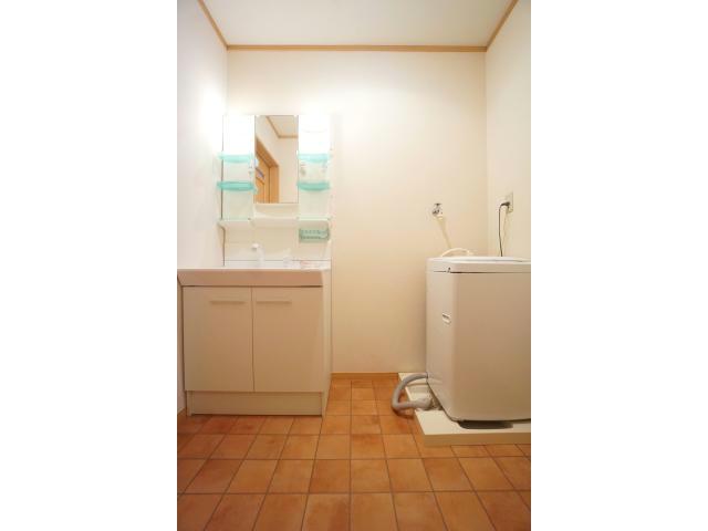 洗面設備　シャワー付き独立洗面台