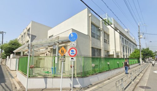 小学校　大阪市立菅原小学校（小学校）まで822m