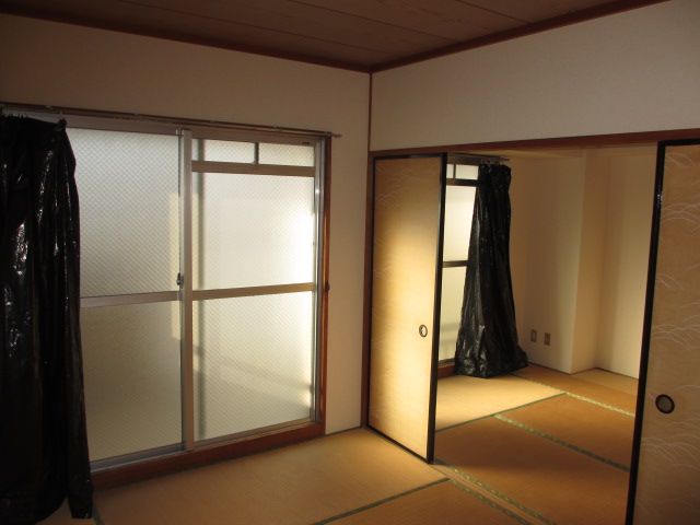 居室・リビング　南向きで暖かいですよねぇ