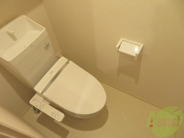 トイレ　ウォシュレット機能がついたトイレです。安心して使用できますね